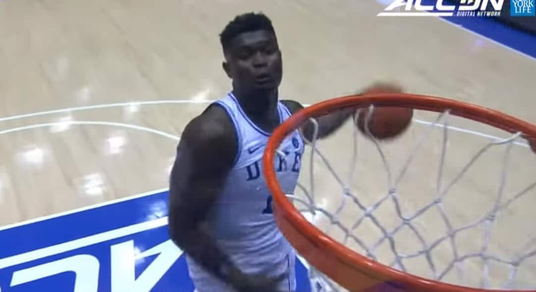 Zion Williamson trop fort pour Jaylen Hoard et Wake Forest
